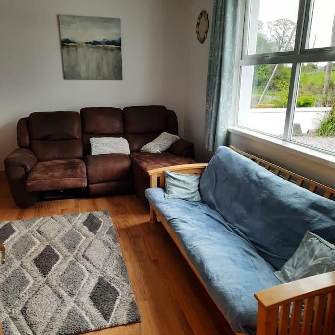 Cheerful Three Bedroom Country Cottage Ballina  Exterior foto